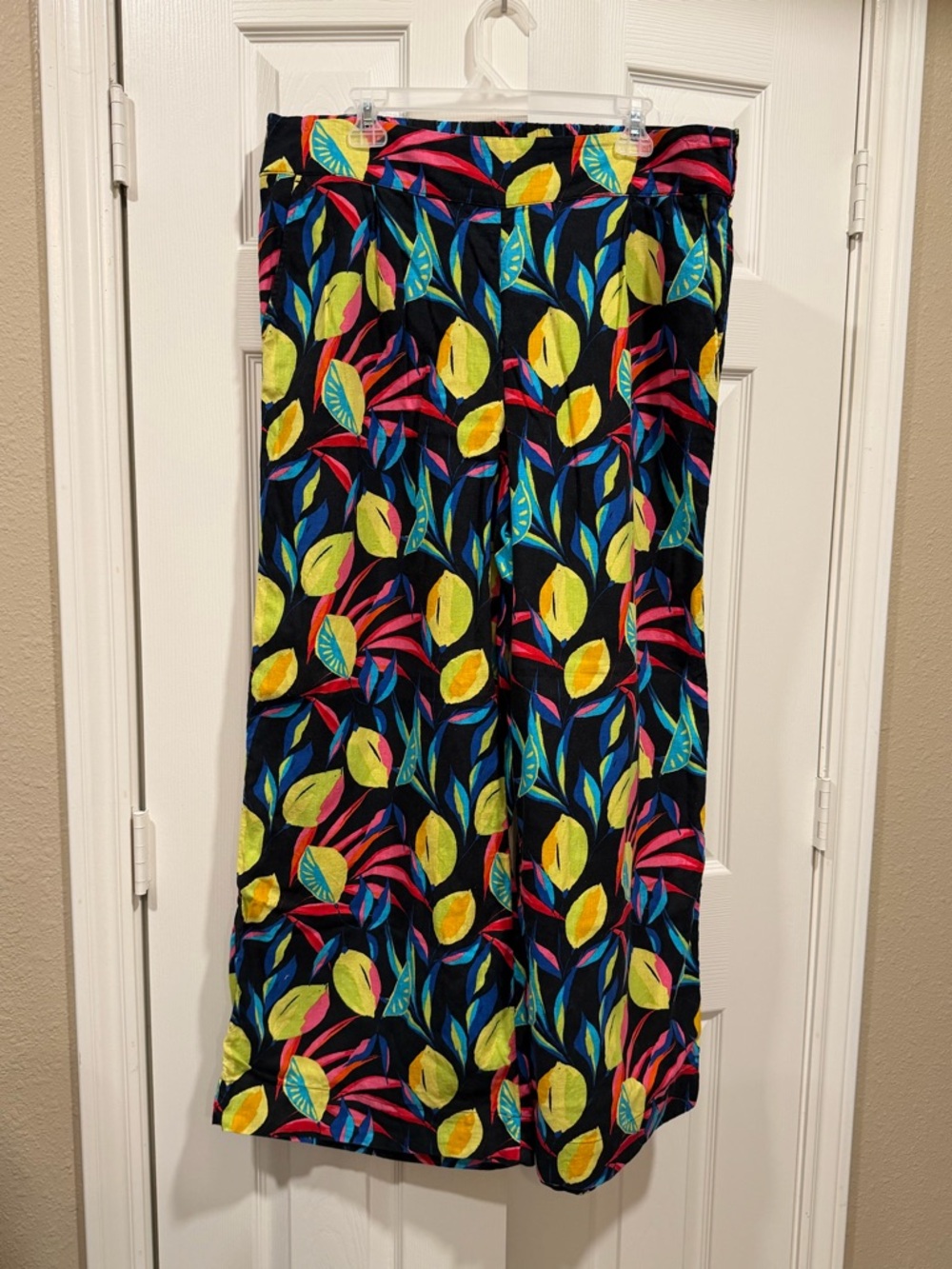 Wide Leg Women’s Pants in Multicolor Leaf Print